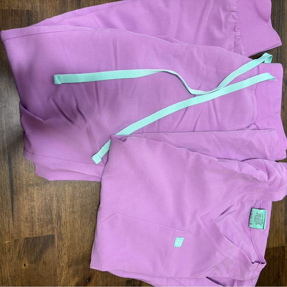 Women's  Scrub Set